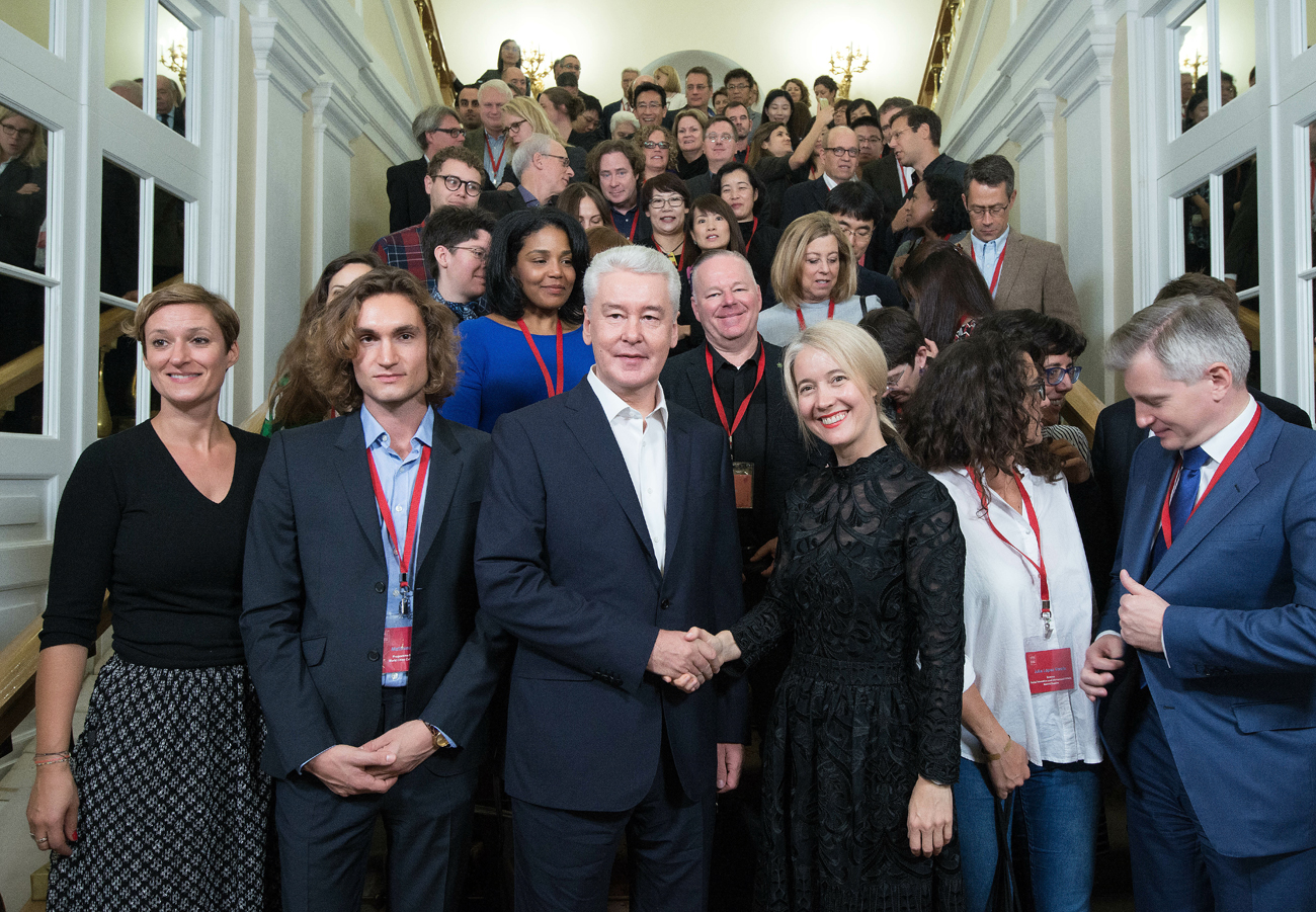 Moscow Mayor Sergei Sobyanin (C) with participants in the World Cities Culture Summit hosted by Moscow. Source: Evgenyi Samarin / RIA Novosti