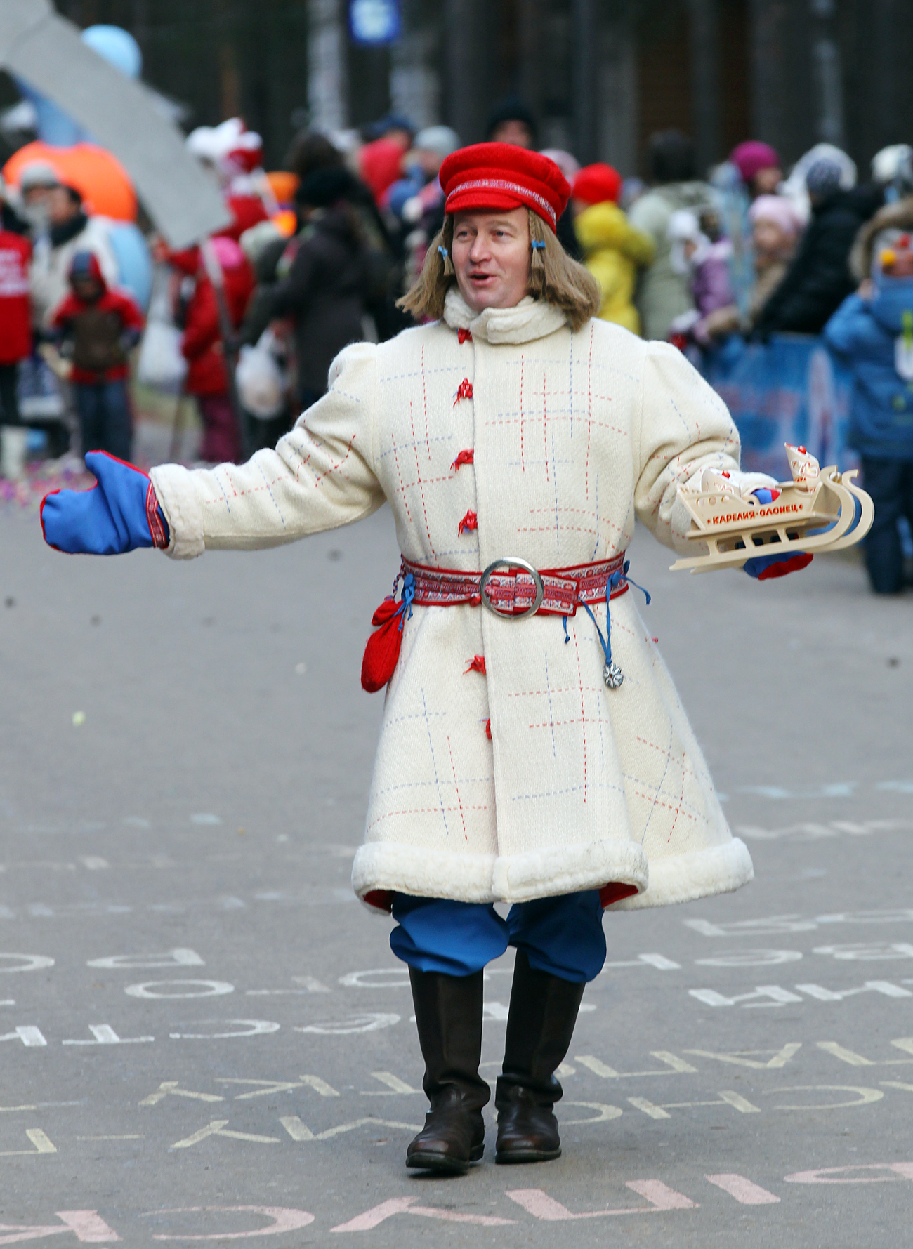 Karelian-language courses have opened in the region, while Karelia's Santa Claus – the young and beardless Pakkaine – has become a popular local figure. Photo: Pakkaine-frost from Karelia parades during Father Frost's birthday celebrations in Veliky Ustyug. Source: Mikhail Fomichev/RIA Novosti