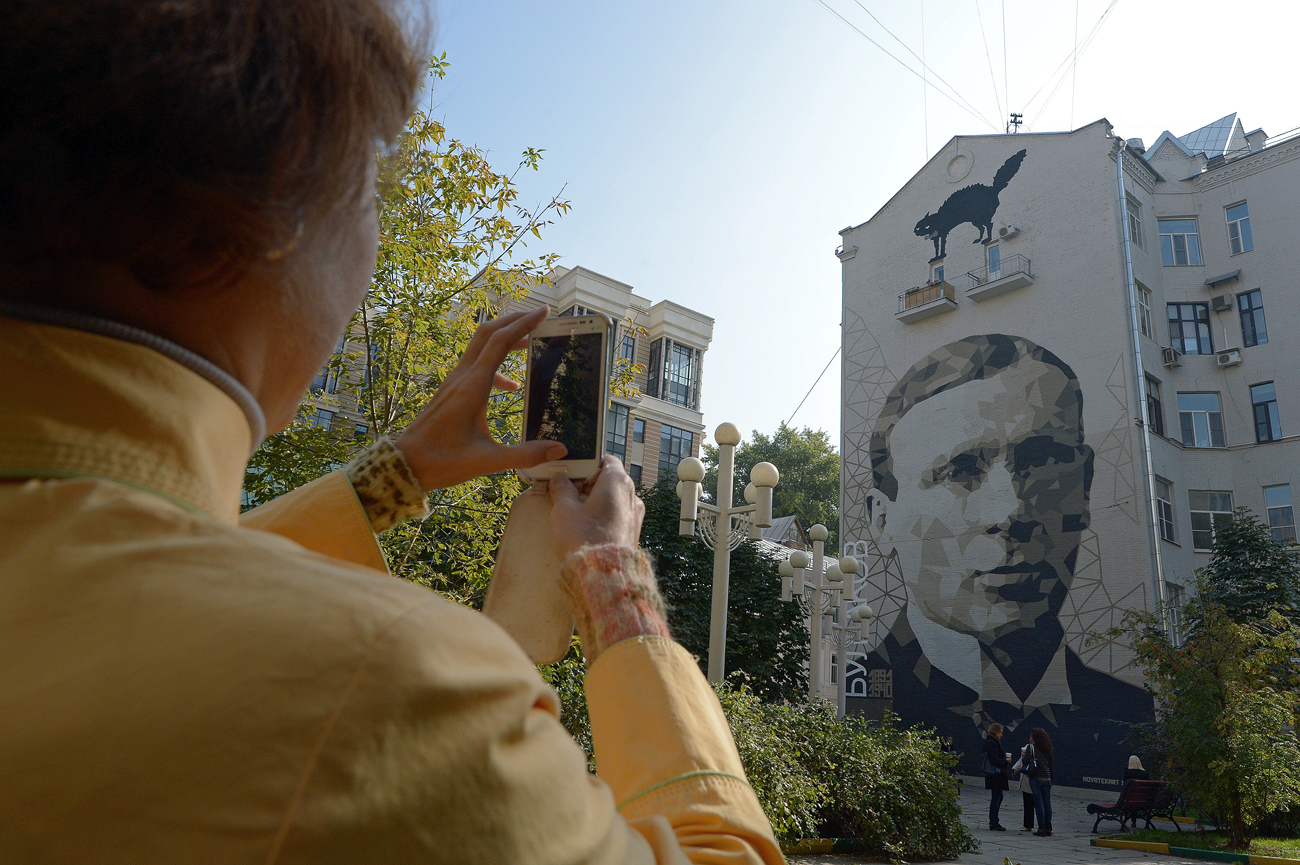 A Mosca il nuovo monumento a Mikhail Bulgakov