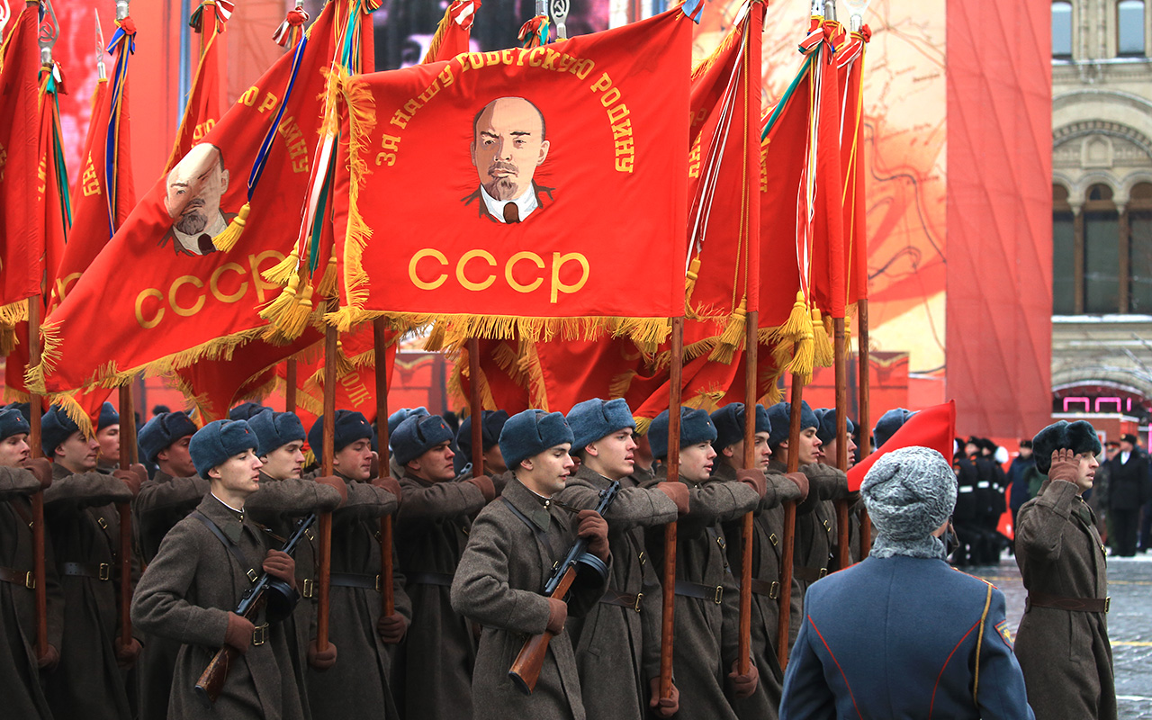 Resultado de imagem para russia da foice e martelo desfile militar