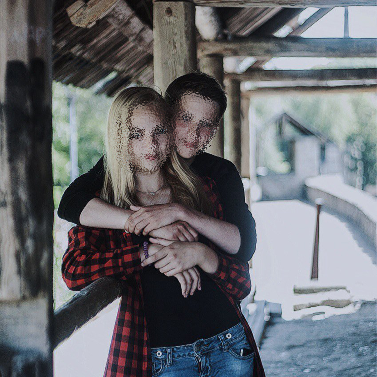 Laut Denis hätten sich die beiden zur Flucht entschieden, weil seine Freundin Katja von ihren Eltern „brutal“ verprügelt worden sei. Foto: denismyr18/vk.com