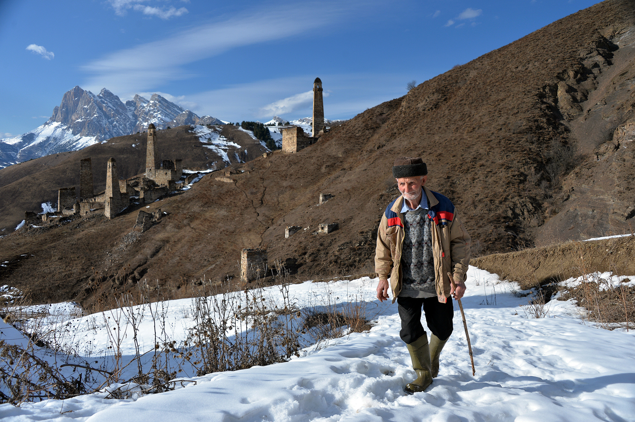 Isropil Chaniyev (born 1940), the only resident of a farmstead near the Pyaling historical-architectural tower complex in the Dzheirakh District of the Republic of Ingushetia Source: Said Tsarnaev/RIA Novosti