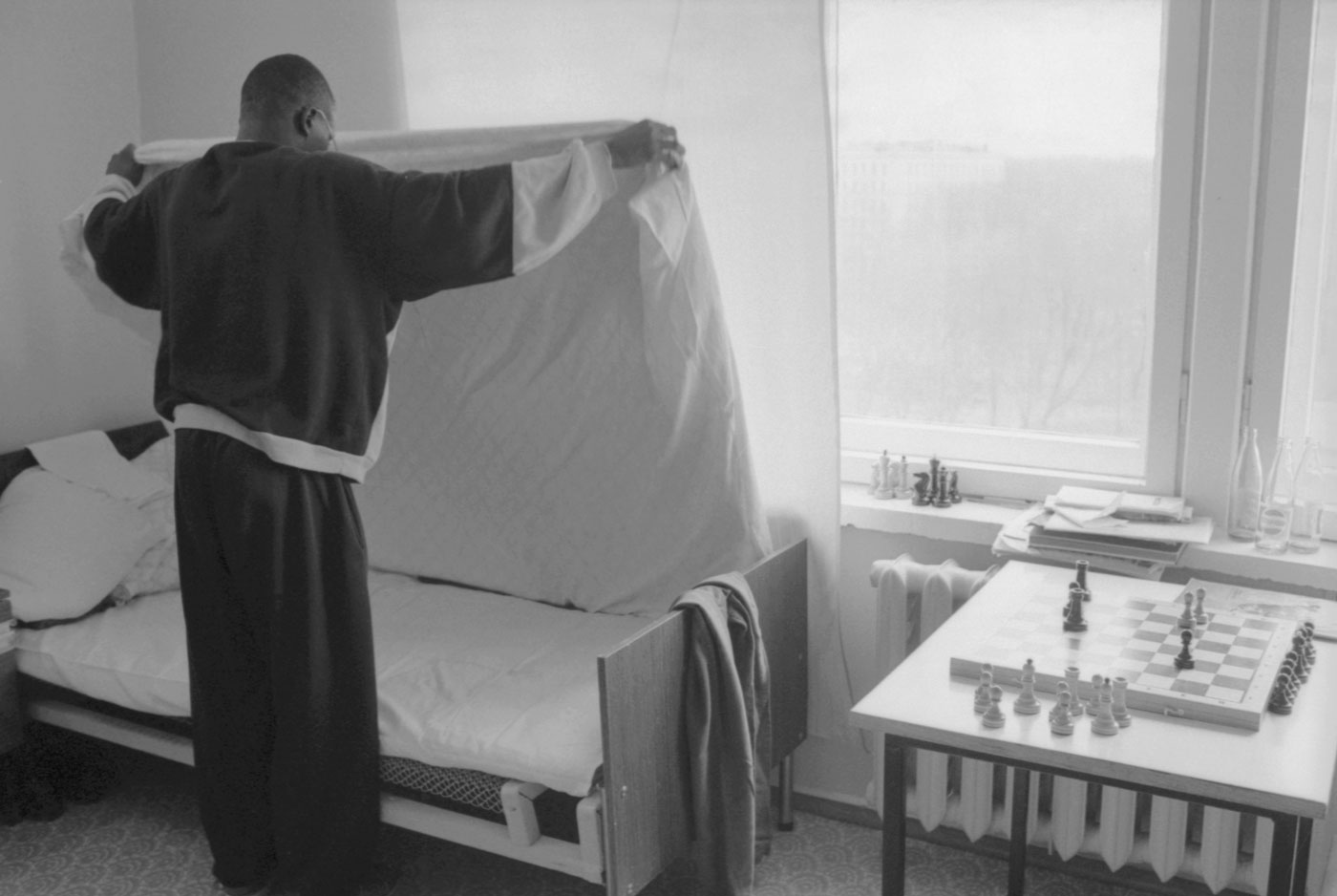 1990. Un patient de la Clinique des maladies contagieuses n°2 de Moscou dans son pavillon.