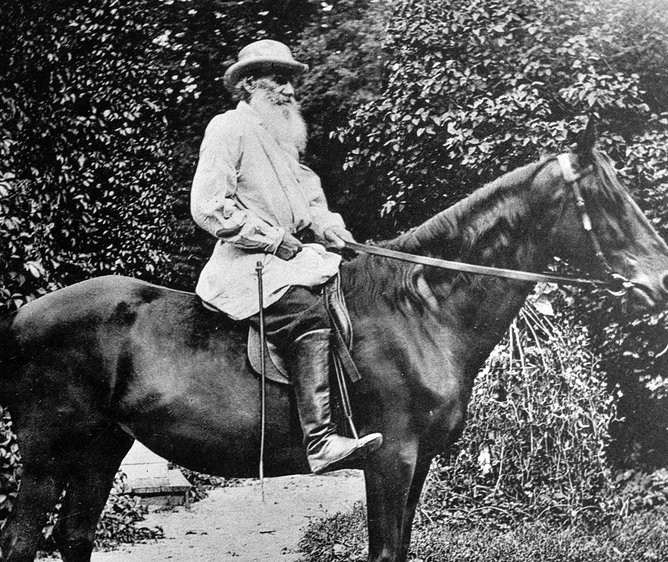 Leo Tolstoy riding a horse in Yasnaya Polyana. Source: RIA Novosti