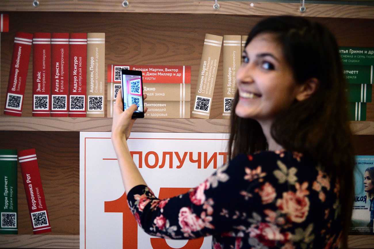 Mobile libraries now available in Moscow railway stations