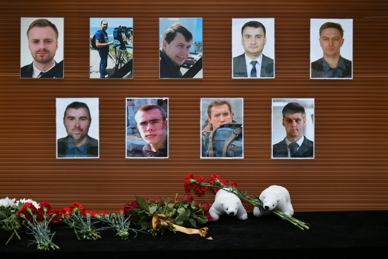 V strmoglavljenju letala Tu-154 je umrlo tudi devet ruskih novinarjev. Fotografija: Maksim Blinov/RIA Novosti.