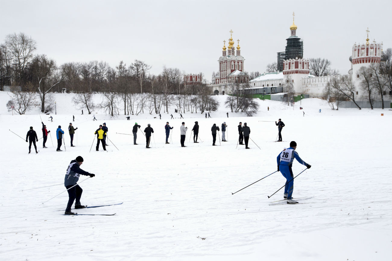 30度で自転車 氷穴釣りと水泳 ロシア ビヨンド