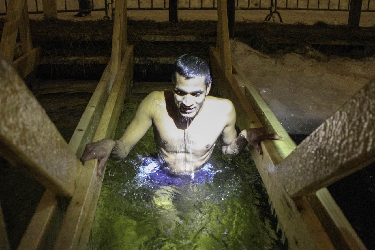 Rev Kadigamuwe Anuruddha Thero, Troparevsky Forest, Moscow. / Source: Asya Cho