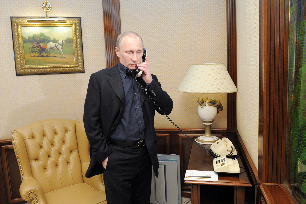 5 hot topics for the Putin-Trump phone call - Russia Beyond