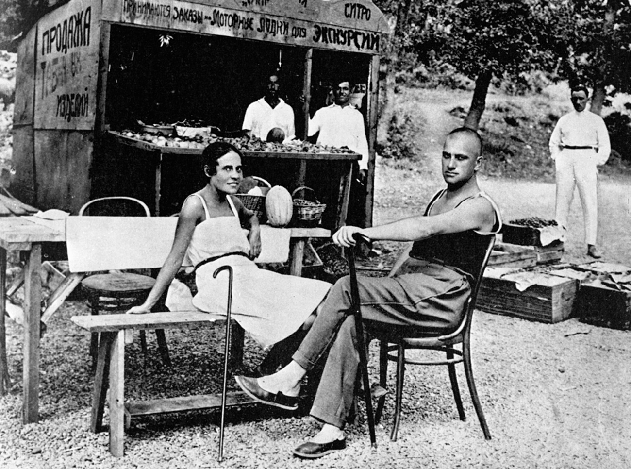 Poet Vladimir Mayakovsky and Lilya Brik on vacation. / Photo: RIA Novosti