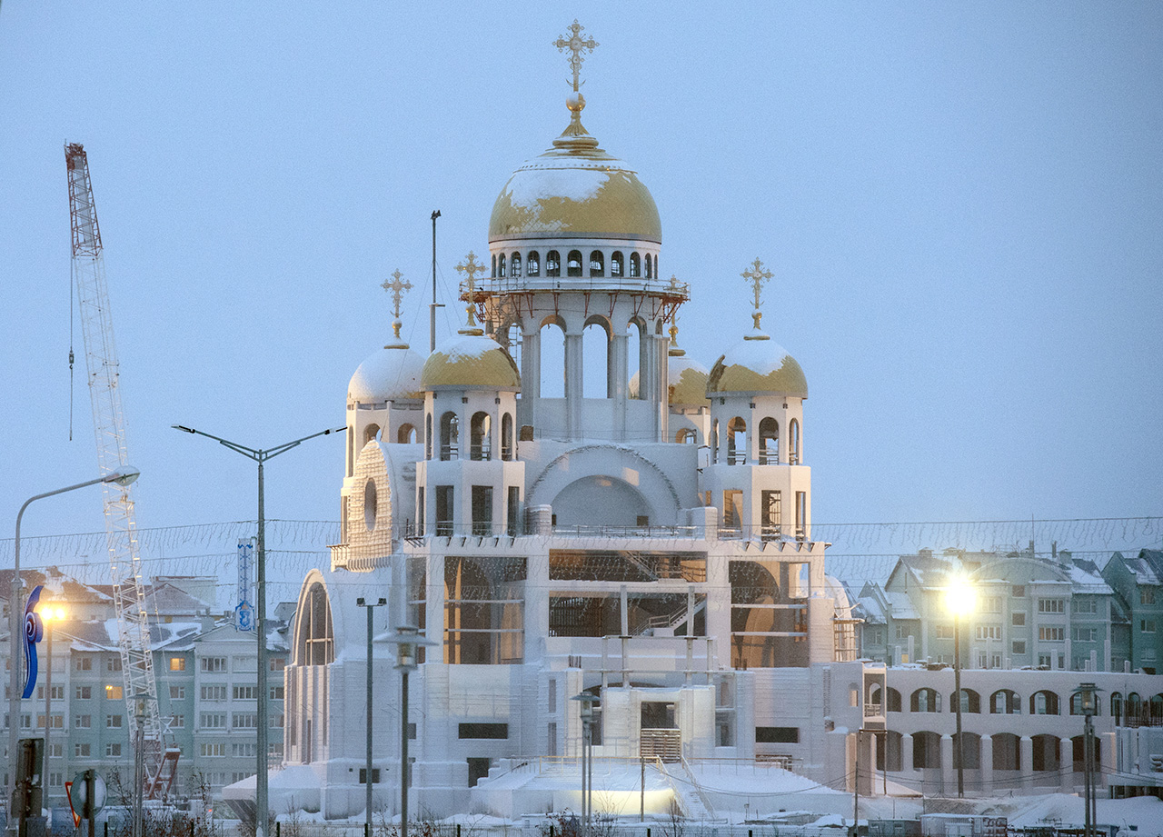 The Transfiguration Cathedral under construction in Salekhard, Jan. 26, 2017. / Photo: Donat Sorokin/TASS