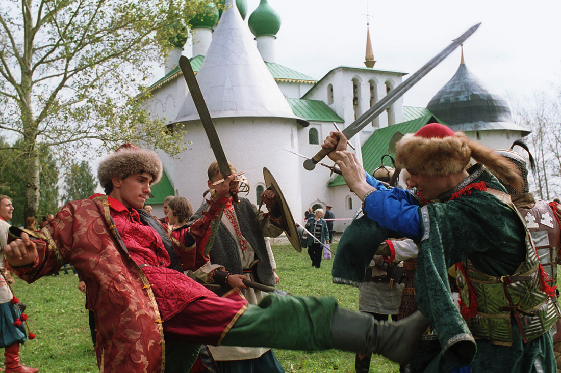 El objetivo del festival es recrear la batalla en el Campo de Kulikovo de 1380 / Fuente: TASS/Liudmila Pajómova.