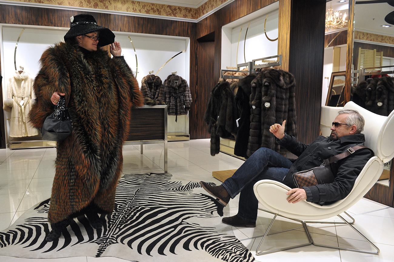 med tiden stribet Berettigelse Why do Russian women still wear fur coats? - Russia Beyond