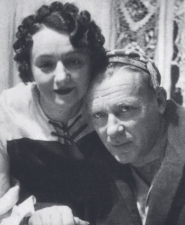 Elena and Mikhail Bulgakov, 1930s, photo be B. Shaposhnikov. Source: Corpus publishing house