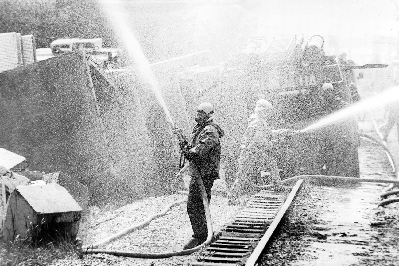 Treating the Chernobyl Nuclear Plant site with a decontaminating solution. / Photo: Vitaliy Ankov/RIA Novosti