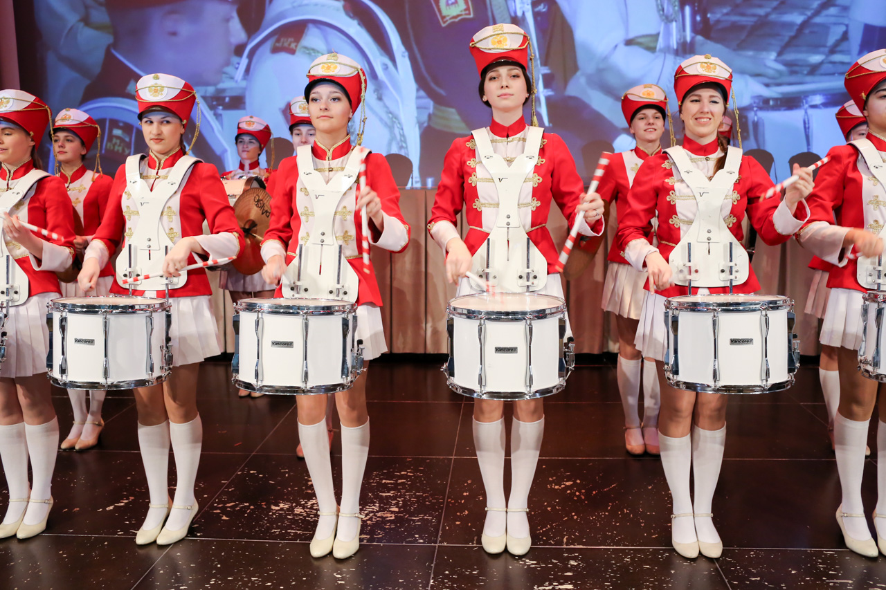 ドラム隊は、赤の広場で開催される国際軍楽祭「スパスカヤ塔」に毎年参加している。＝オリガ・イワノワ