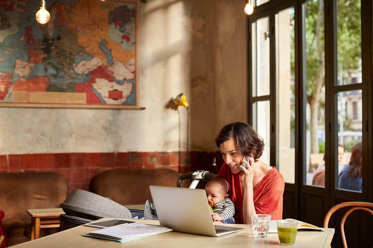 Junge Mütter, die arbeiten wollen, haben manchmal keine Alternative. Foto: Getty Images