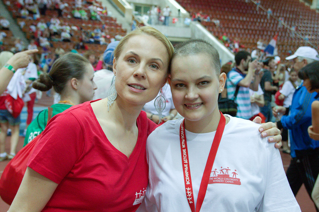 Rita Khairullina (R) during her treatment, pictured with Dina Korzun, co-founder of Gift of Life and Podari Zhizn. Source: Press photo / Gift of Life 