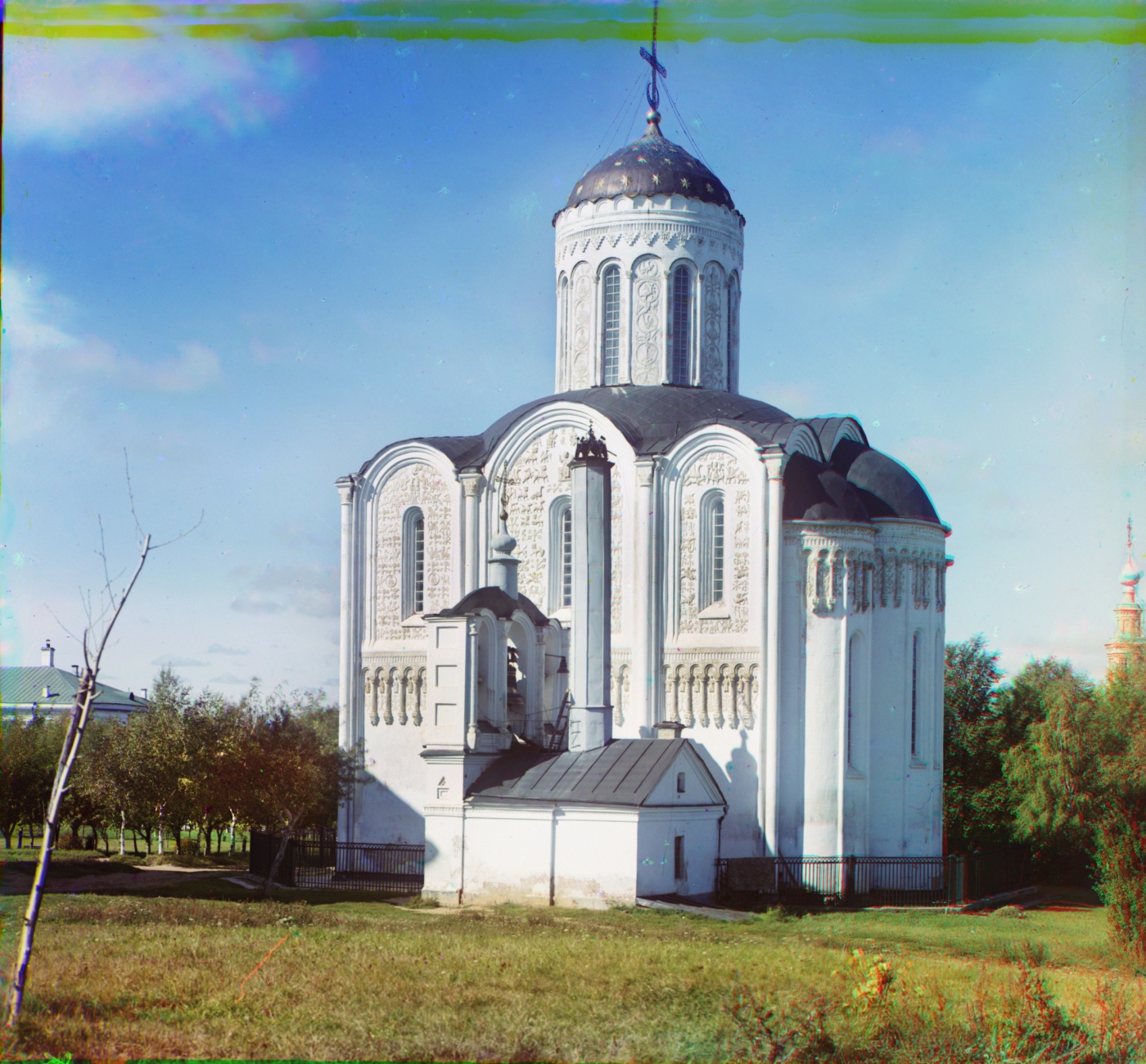 Vladimir. Cathedral of St. Dmitry, south view with belfry & service building. Summer 1911. / Photo: Sergei Prokudin-Gorsky 