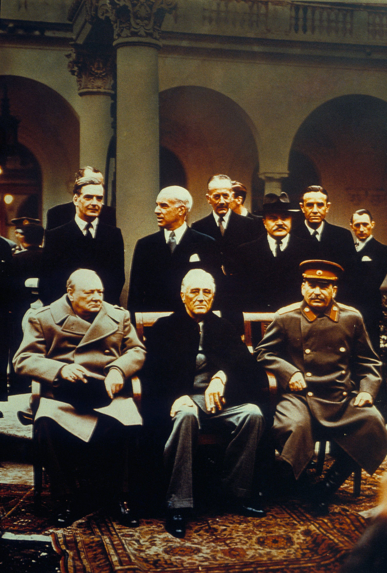 Уинстън Чърчил, Франклин Рузвелт и Йосиф Сталин по време на Ялтенската конференция в Ливадийския дворец, Крим. Февруари, 1945 г. Снимка: Imago / Global Look Press