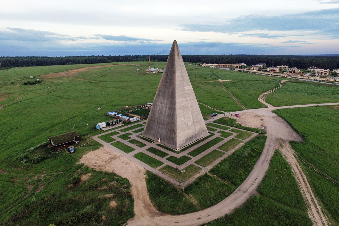 Famous Moscow Pyramid destroyed by storm - Russia Beyond