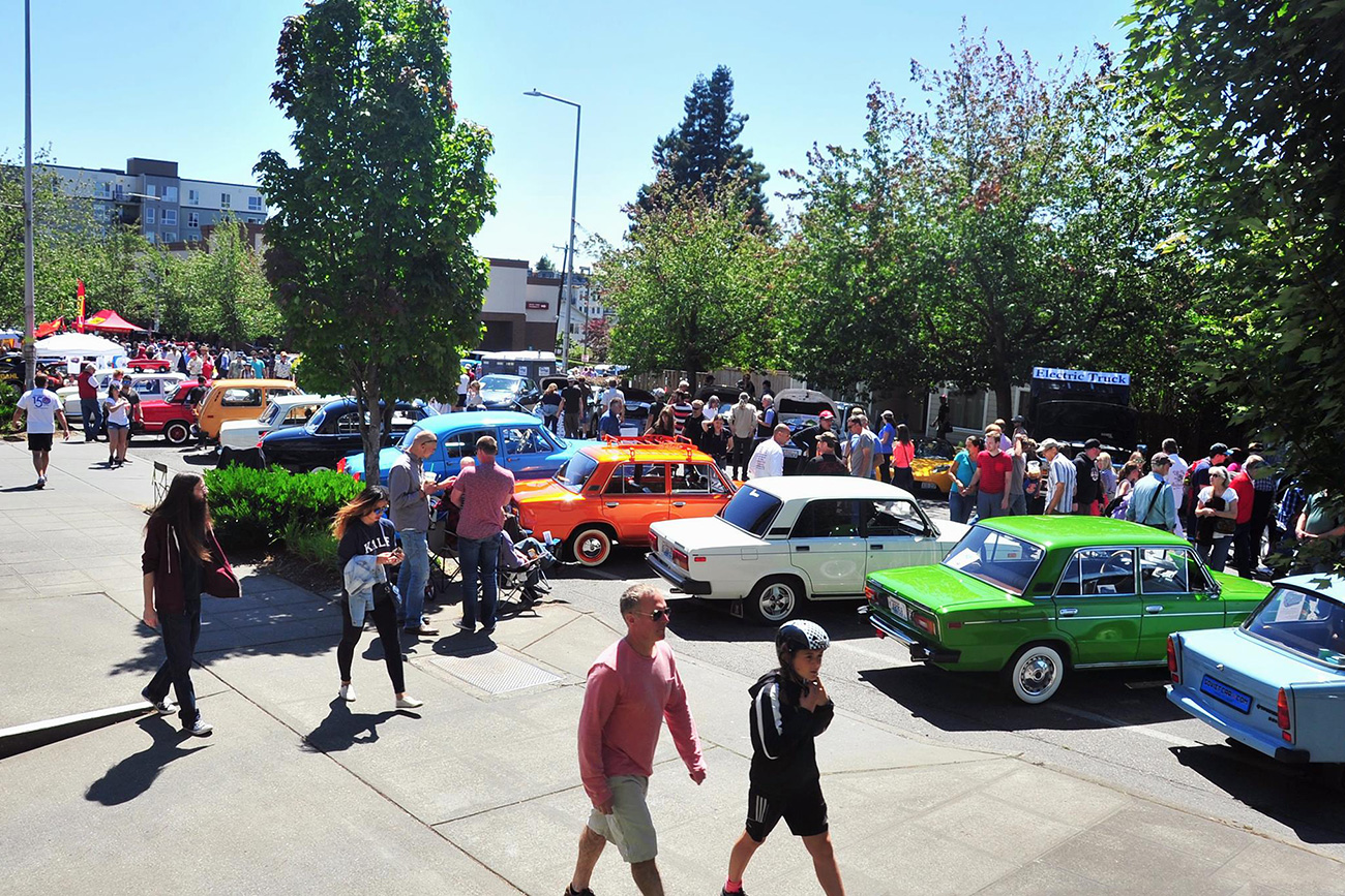 The CCCP club holds exhibitions of retro cars. / Envio Photography And Art