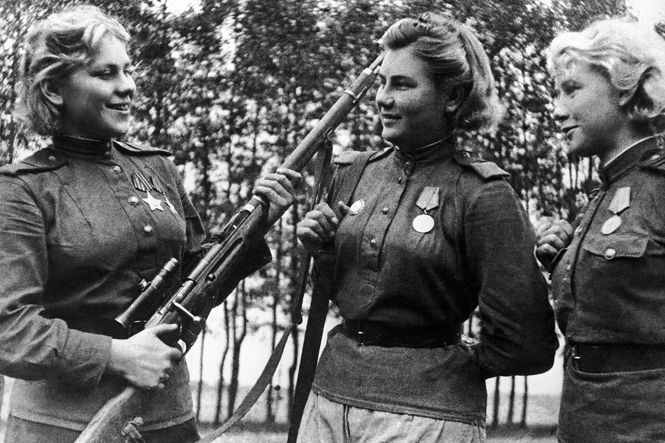 3rd Belarus Front. Snipers Roza Shanina, Alexandra Yekimova and Lidia Vdovina (left to right). / TASS 