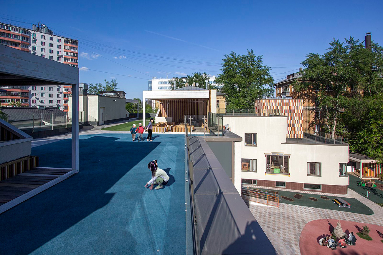 Architektonisch-städtischer Kindergarten / Architekturbüro von Andrej Asadow