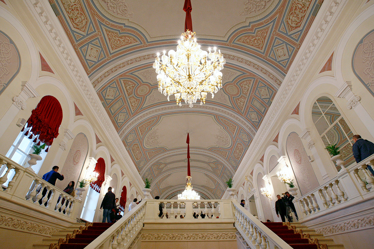 A general view of the foyer of Moscow's Bolshoi Theater. / Reuters
