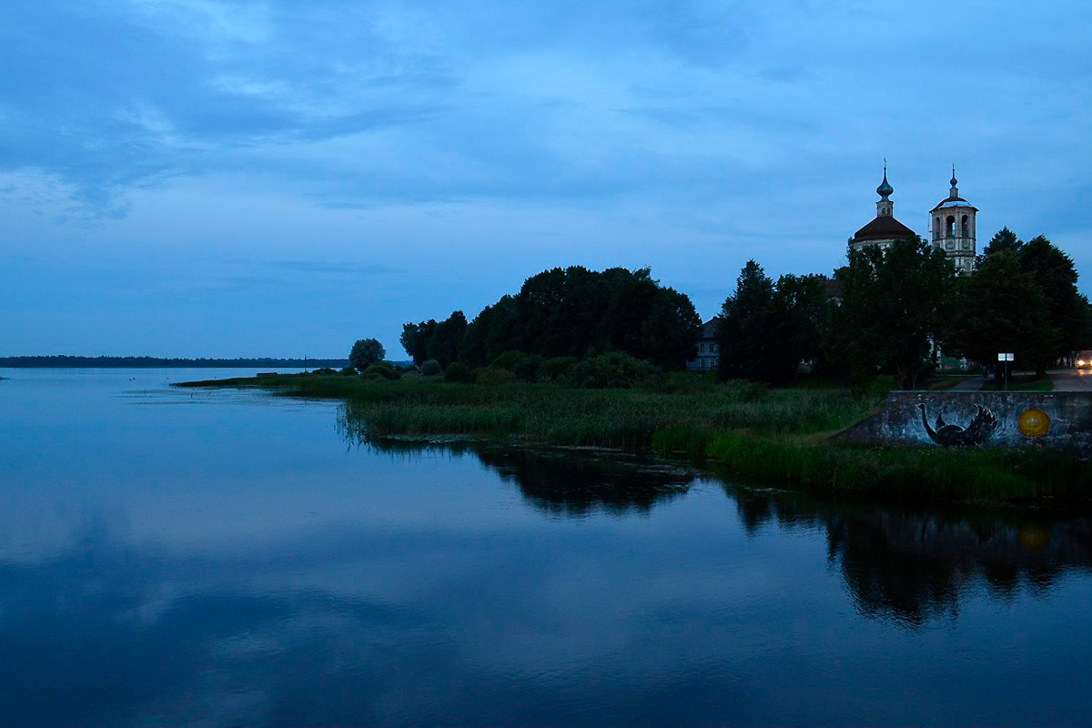  Toropets’ spiritual center - the Cathedral of the Korsun Mother of God Icon and the local historical museum - are in the center of Lake Solomennoye / Peggy Lohse