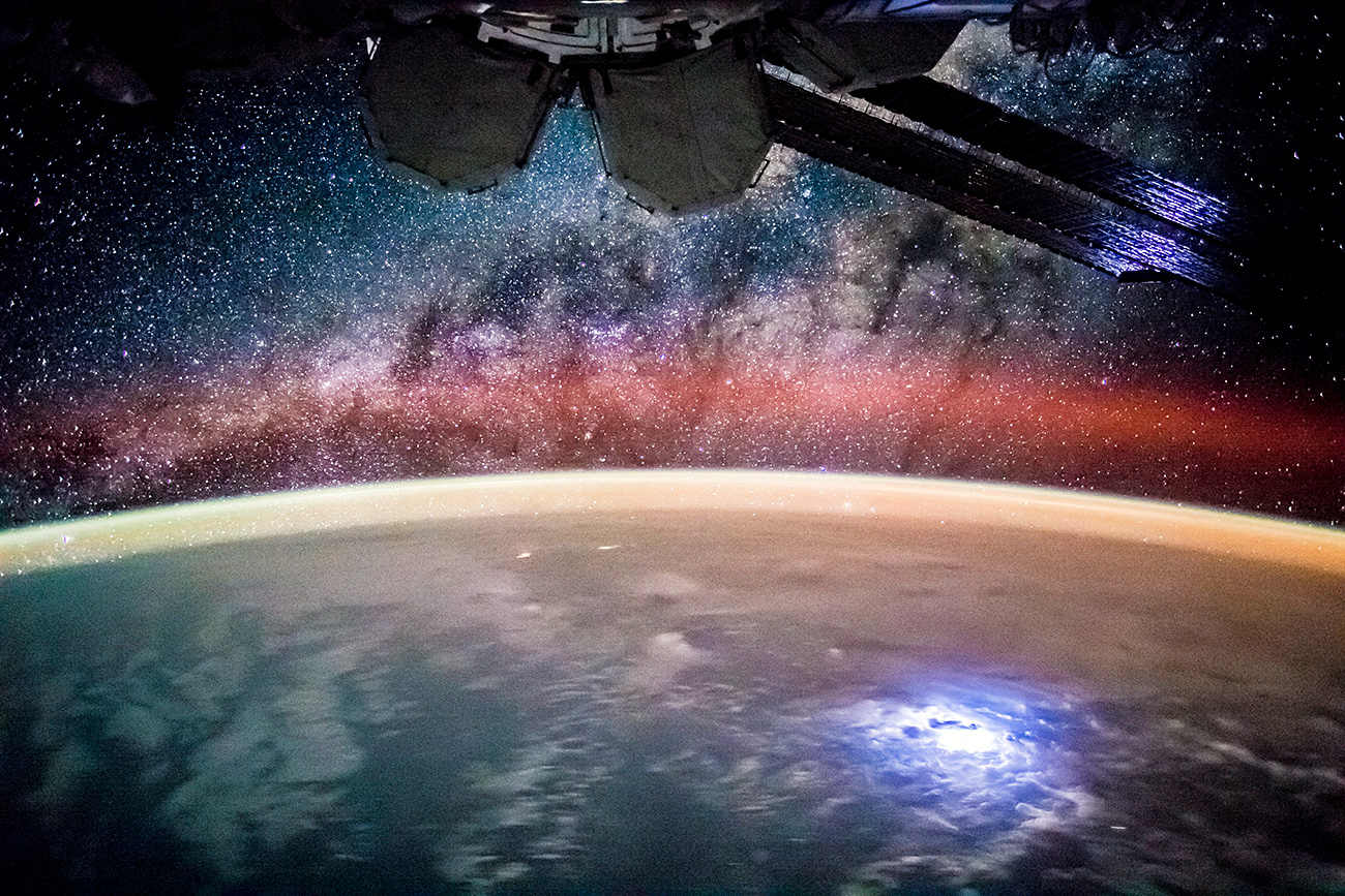 Stargazing from the International Space Station. / ZUMA Press/Global Look Press