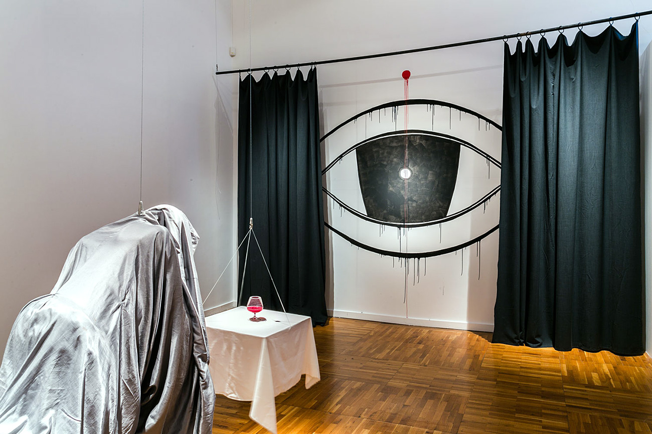  Dmitri Aleksandrovich Prigov. Installation "Crying eye (for poor charwoman)", 1991 / State Tretyakov Gallery