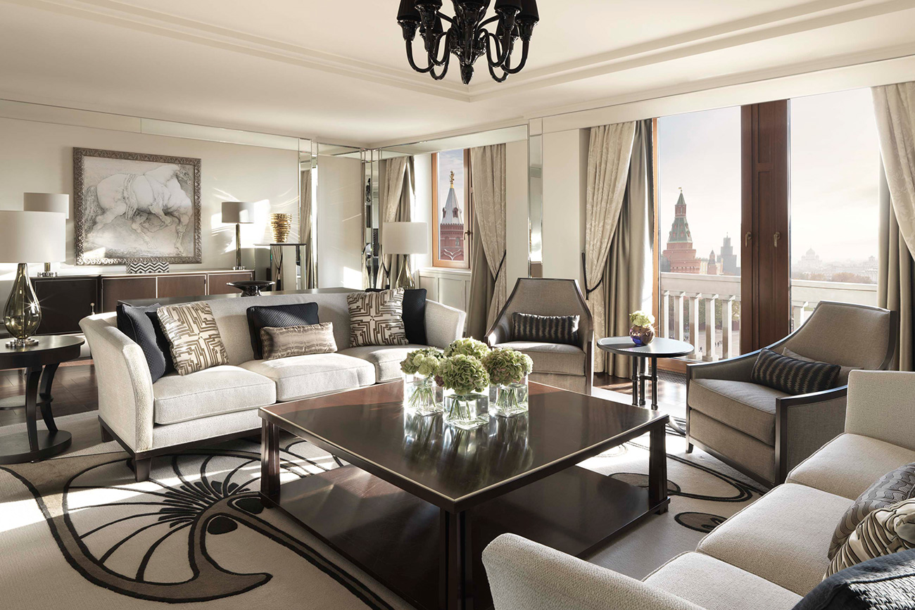 Pozharsky Royal Suite Lounge / Four Seasons Moscow
