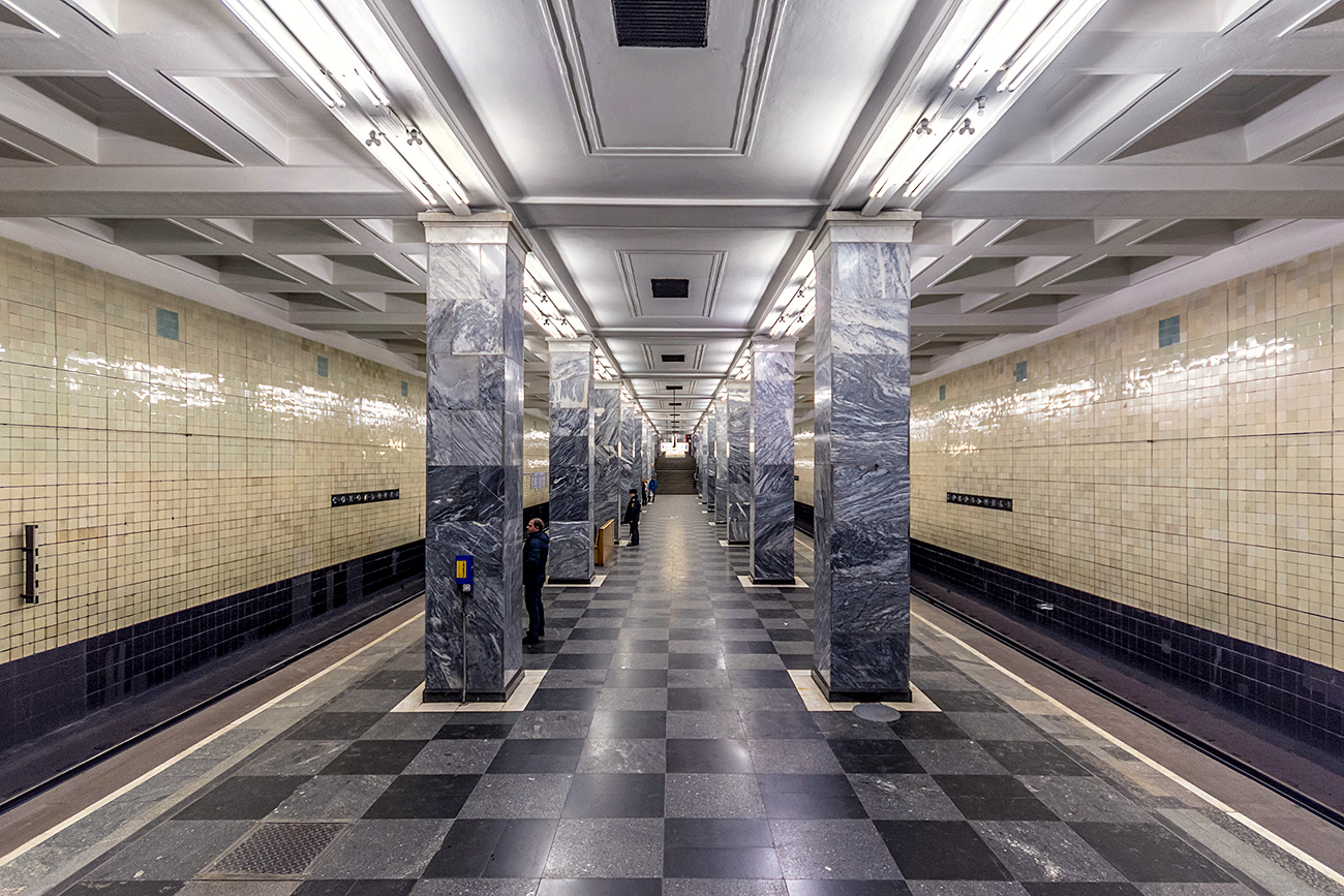 Main hall of the Sokolniki station. Source: Alex 'Florstein' Fedorov (CC BY-SA 4.0)