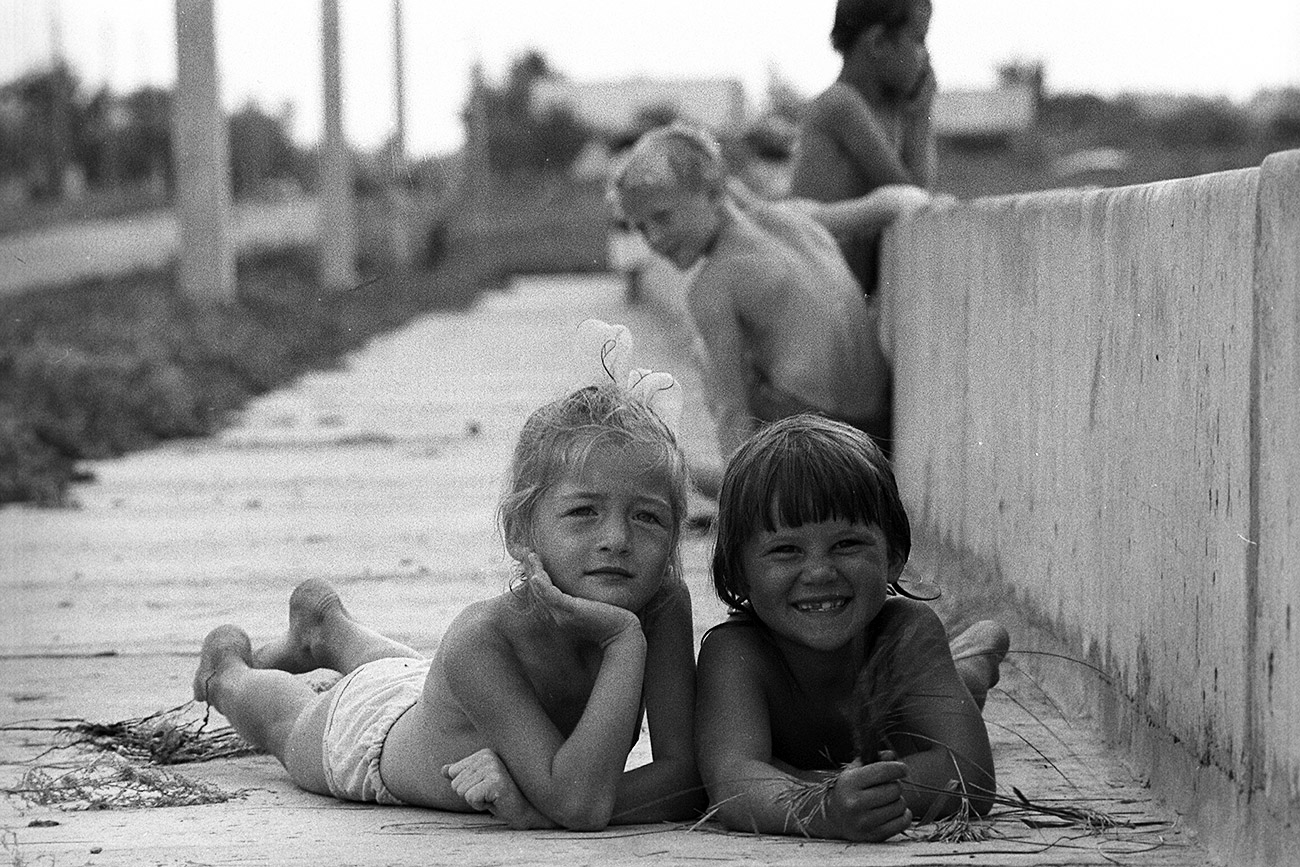 Children in a village of Saratov Region. / Vitaliy Karpov/RIA Novosti