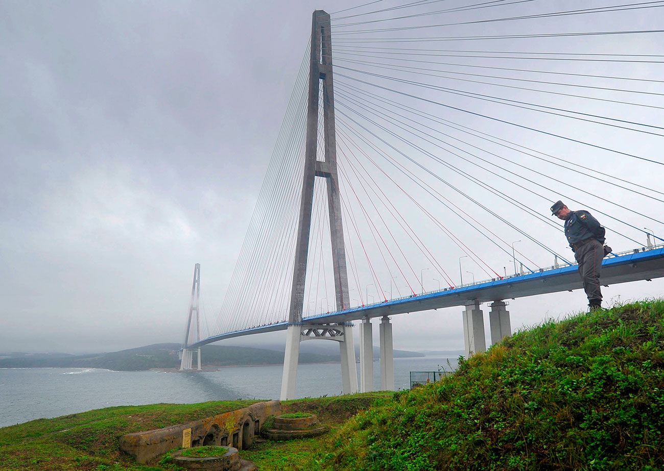 A ponte para a ilha Rúski, em Vladivostok. / Foto: Aleksei Kudenko/RIA Nôvosti