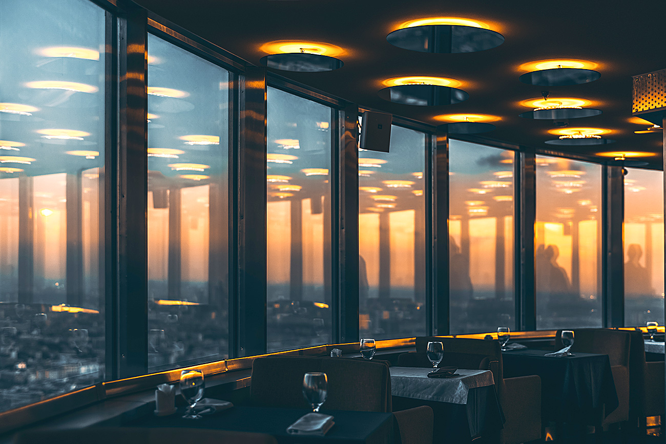 El restaurante giratorio en la Torre Ostánkino. Fuente: Vostock-Photo