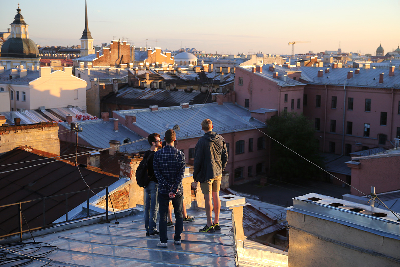 Don’t miss the opportunity to see St. Petersburg’s rooftops risk free Russia Beyond
