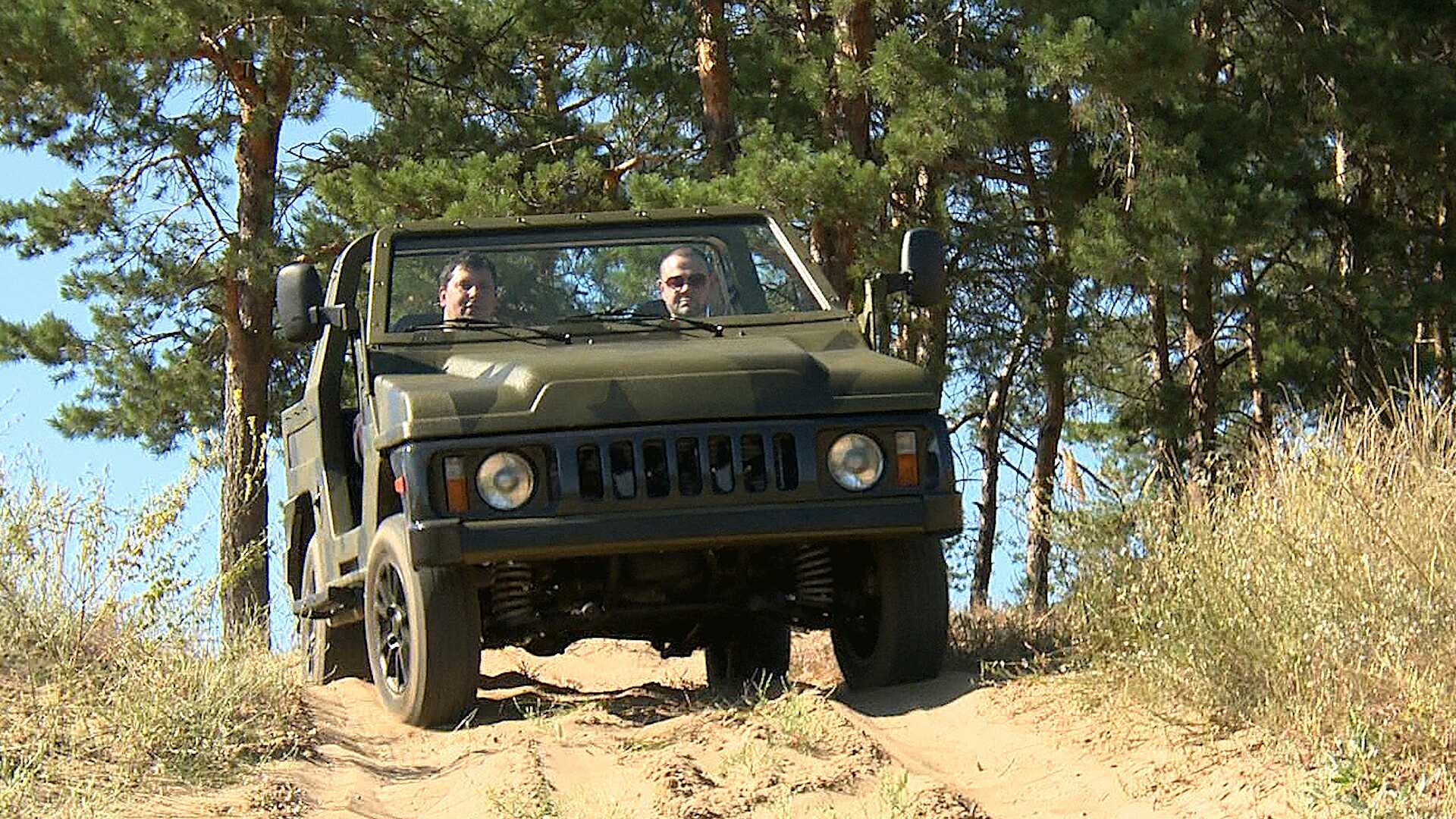 Mobil ini diadopsi dari LADA Niva, mobil off-road (medan berat) ikonik Rusia. Sumber: Universitas Negeri Togliatti