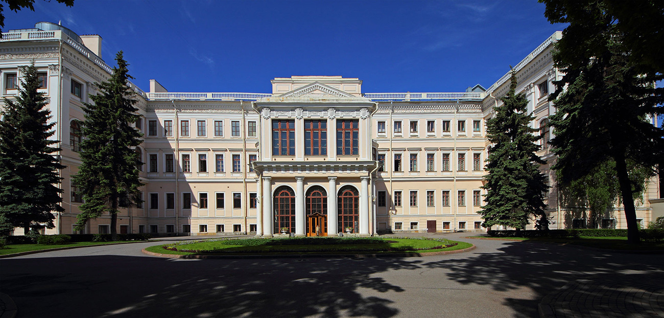 Anichkov Palace / Wikipedia