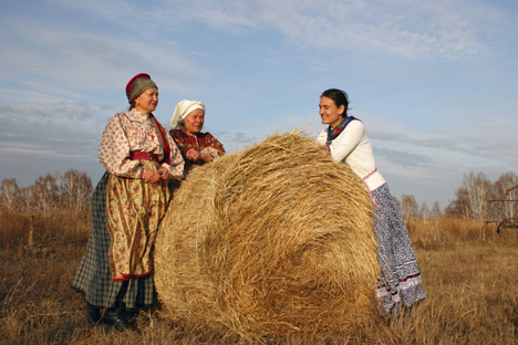 Folk Box Altai Kai Russia Beyond Get all the lyrics to songs by altai kai and join the genius community of music scholars to learn the meaning behind the lyrics. folk box altai kai russia beyond