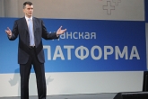 Prokhorov returns to politics as a third force