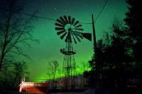 Polar nights: Dancing lights of the Aurora