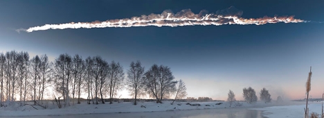 A contrail is seen over the Chelyabinsk Region on Friday, Feb. 15, 2013. Source: Marat Akhmetvaleev / marateaman.livejournal.com