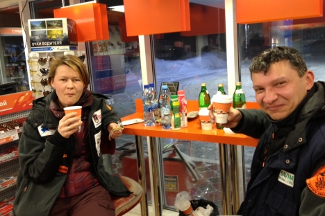 Nina and Peter during a rest stop. Source: Artem Zagorodnov