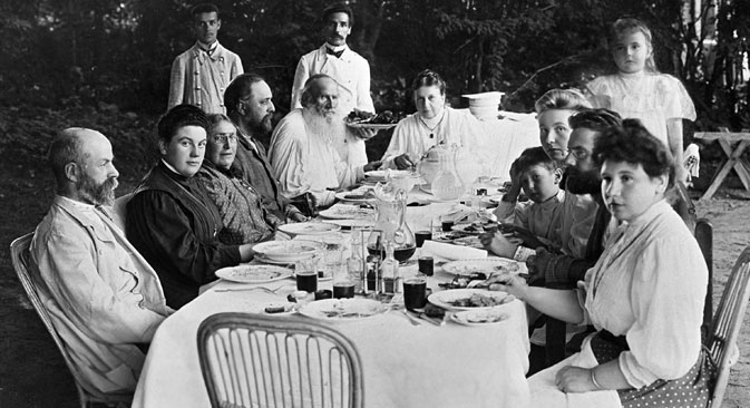 Leo Tolstoy and his family in the country estate in Yasnaya Polyana. Source: RIA Novosti 