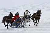 Sweet chariots: Vintage carriages return to vogue in Russia