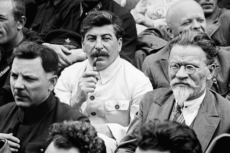 Dressing like a dictator: Stalin's distinctive military ...