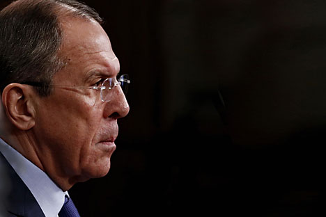 Lavrov tells Kerry Syrian peace process needs support