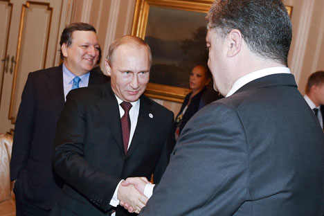 Putin and Poroshenko discuss Donbass settlement>>> 